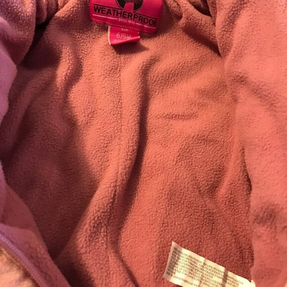 Weatherproof Infant pink quilted snow suit 6 to 9 months, super soft - Picture 7 of 8